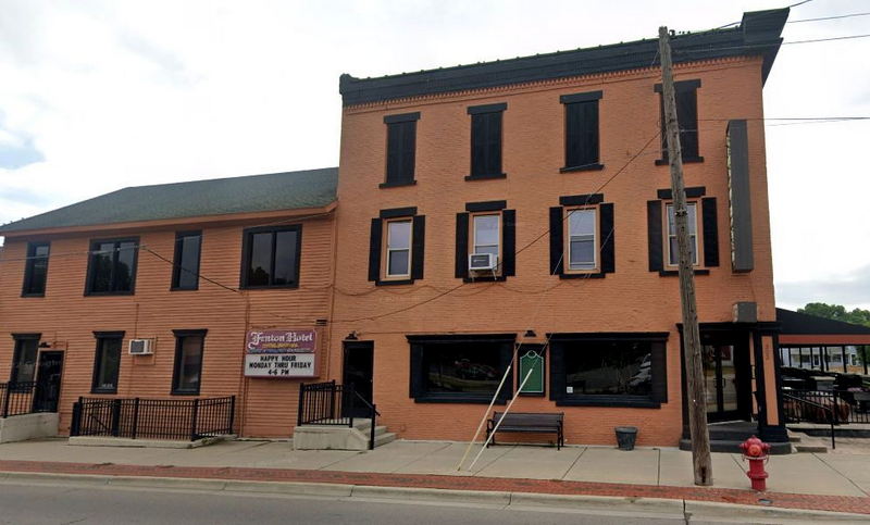 Fenton Hotel Tavern & Grille (The Vermont House) - Street View (newer photo)